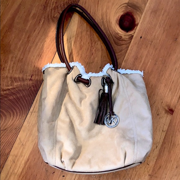 Michael Kors Sherpa Shoulder Bag - Picture 1 of 8